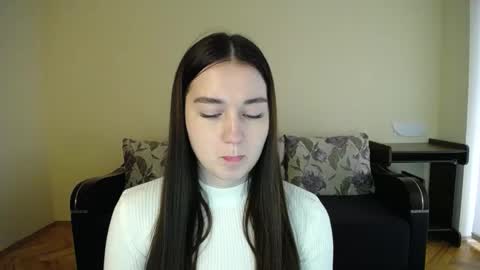 Snapshot of gabby_di chatting on December 7, 2024, 12:45 pm Jaklin online show from December 7, 2024, 12:45 pm