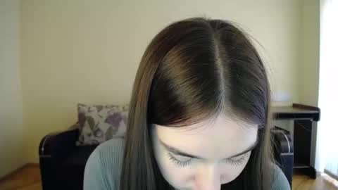Snapshot of gabby_di chatting on December 14, 2024, 12:01 pm Jaklin online show from December 14, 2024, 12:01 pm