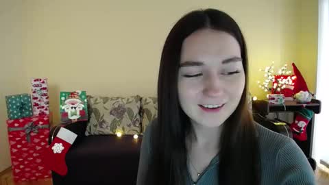 Snapshot of gabby_di chatting on December 18, 2024, 9:04 am Jaklin online show from December 18, 2024, 9:04 am