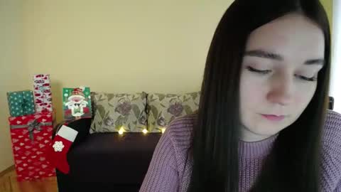 Snapshot of gabby_di chatting on December 22, 2024, 1:00 pm Jaklin online show from December 22, 2024, 1:00 pm