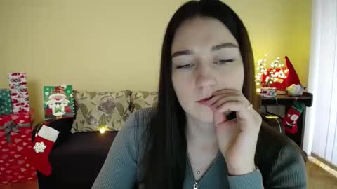 Snapshot of gabby_di chatting on January 3, 2025, 12:19 pm Jaklin online show from January 3, 2025, 12:19 pm