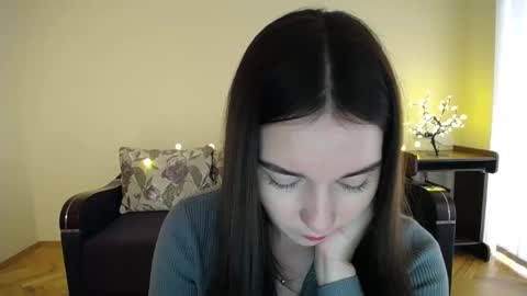 Snapshot of gabby_di chatting on January 9, 2025, 9:27 am Jaklin online show from January 9, 2025, 9:27 am