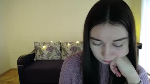 Snapshot of gabby_di chatting on January 10, 2025, 12:04 pm Jaklin online show from January 10, 2025, 12:04 pm