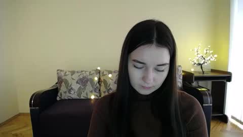 Snapshot of gabby_di chatting on January 12, 2025, 9:19 am Jaklin online show from January 12, 2025, 9:19 am