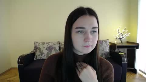 Snapshot of gabby_di chatting on January 12, 2025, 12:23 pm Jaklin online show from January 12, 2025, 12:23 pm
