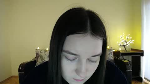 Snapshot of gabby_di chatting on January 16, 2025, 12:09 pm Jaklin online show from January 16, 2025, 12:09 pm
