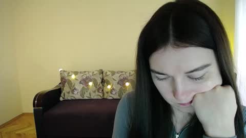 Snapshot of gabby_di chatting on January 27, 2025, 12:37 pm Jaklin online show from January 27, 2025, 12:37 pm