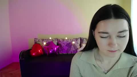 Snapshot of gabby_di chatting on February 25, 2025, 12:24 pm Jaklin online show from February 25, 2025, 12:24 pm