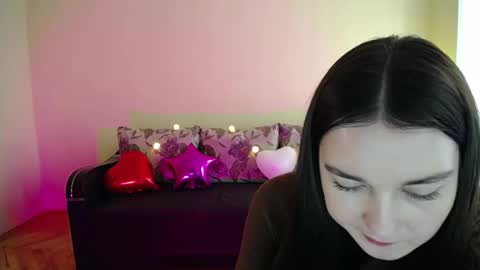 Snapshot of gabby_di chatting on March 4, 2025, 12:01 pm Jaklin online show from March 4, 2025, 12:01 pm