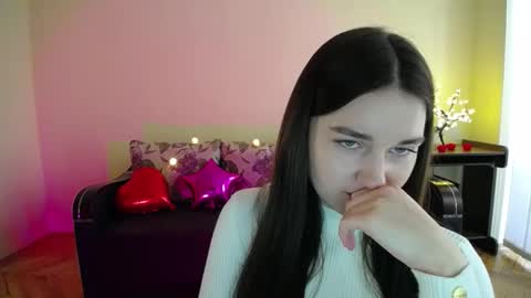 Snapshot of gabby_di chatting on March 5, 2025, 12:11 pm Jaklin online show from March 5, 2025, 12:11 pm