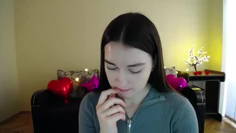 Snapshot of gabby_di chatting on March 8, 2025, 12:30 pm Jaklin online show from March 8, 2025, 12:30 pm