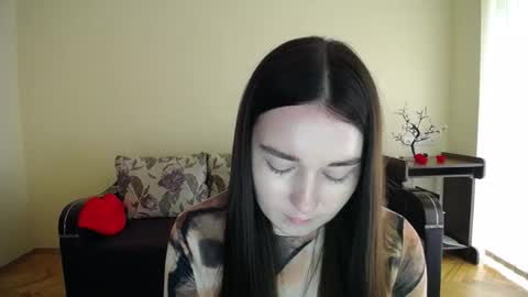 Snapshot of gabby_di chatting on September 19, 2025, 9:00 am Jaklin online show from September 19, 2025, 9:00 am