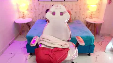 gabby_evanns online show from March 8, 2025, 3:13 pm