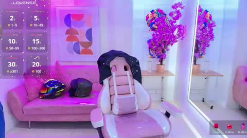 gabby_evanns online show from September 27, 2025, 12:10 pm