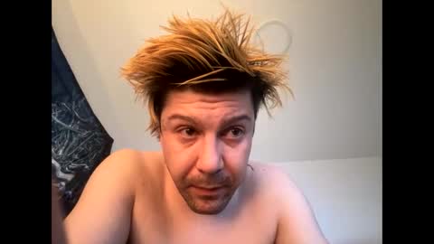 yeeah online show from December 11, 2024, 7:46 pm