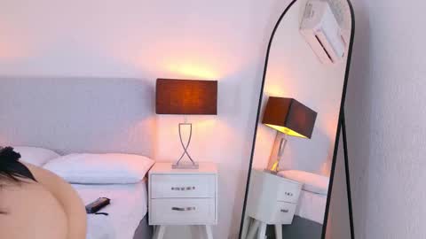 gabi_w online show from September 18, 2025, 3:30 am