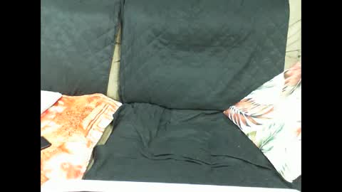 gaby  layla online show from January 31, 2025, 2:04 am