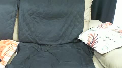 gaby  layla online show from February 1, 2025, 4:14 am