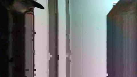 Snapshot of gabriel1839 chatting on February 4, 2025, 2:39 am javier online show from February 4, 2025, 2:39 am