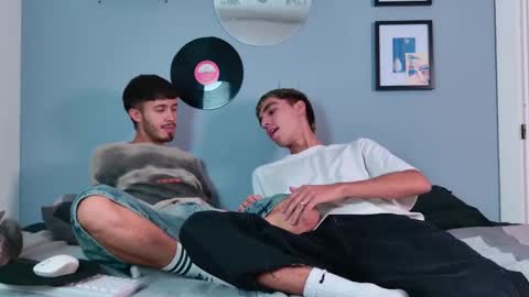 Snapshot of gabriel_and_geronimo chatting on October 23, 2025, 2:44 am gabriel_and_geronimo online show from October 23, 2025, 2:44 am