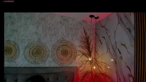   online show from September 29, 2025, 12:10 pm