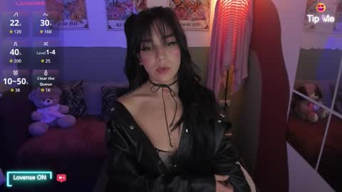 Gabriela Torres  online show from November 19, 2025, 8:42 pm