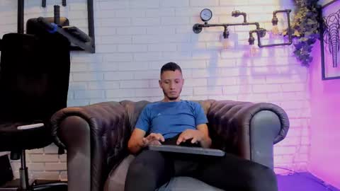 Snapshot of gabrieldraven chatting on September 10, 2025, 7:47 pm gabrieldraven online show from September 10, 2025, 7:47 pm