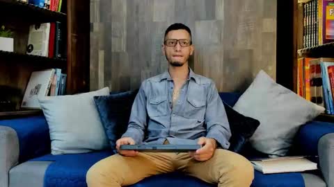 gabrieldraven online show from September 25, 2025, 7:50 pm