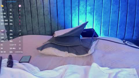 gabriell_ramirez_ online show from October 24, 2025, 5:37 am