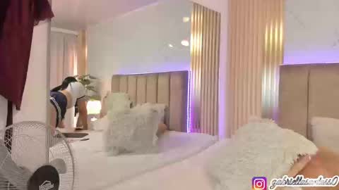 gabriella_santoss online show from September 11, 2025, 3:23 pm