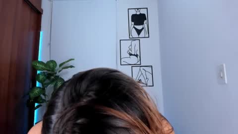 Snapshot of gaby_girl chatting on December 4, 2024, 11:24 pm online show from December 4, 2024, 11:24 pm