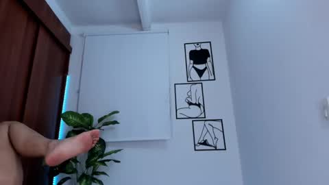 Snapshot of gaby_girl chatting on January 10, 2025, 12:27 am online show from January 10, 2025, 12:27 am