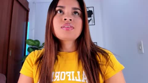 Snapshot of gaby_girl chatting on March 5, 2025, 8:21 pm online show from March 5, 2025, 8:21 pm