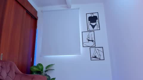 Snapshot of gaby_girl chatting on September 10, 2025, 8:20 pm online show from September 10, 2025, 8:20 pm