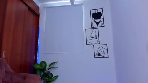 Snapshot of gaby_girl chatting on October 10, 2025, 8:08 pm online show from October 10, 2025, 8:08 pm