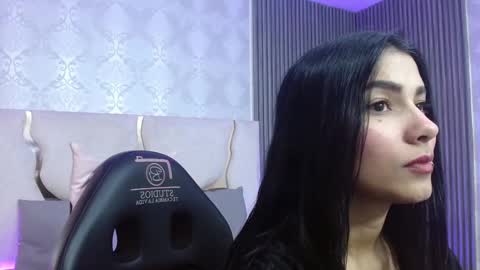 Gaby online show from November 7, 2025, 3:39 am