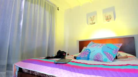 Snapshot of gabybuttler1 chatting on January 16, 2025, 3:35 pm Gabybuttler online show from January 16, 2025, 3:35 pm