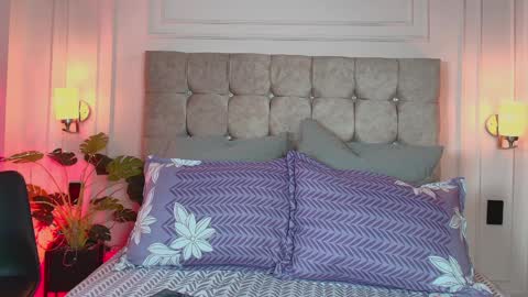 GabyEvans online show from April 10, 2026, 12:10 pm