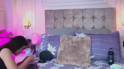 GabyEvans online show from April 17, 2026, 12:08 pm