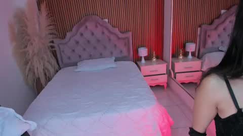 Gaby Owens  online show from April 16, 2026, 9:50 pm