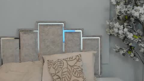 gabyyjones online show from February 12, 2025, 11:18 am