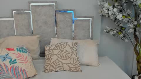 gabyyjones online show from February 13, 2025, 11:17 am