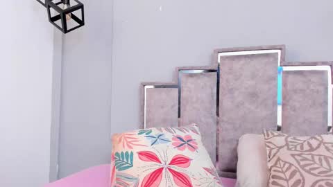 gabyyjones online show from February 15, 2025, 11:39 am