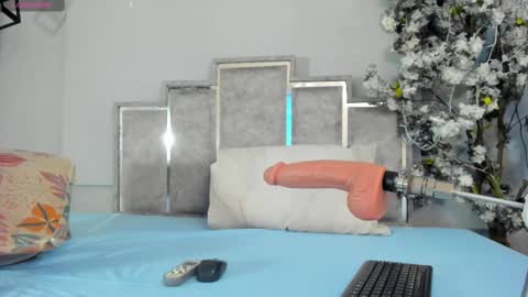 gabyyjones online show from September 15, 2025, 11:21 am