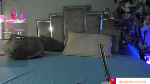 gabyyjones online show from October 17, 2025, 11:35 am