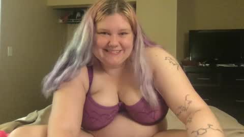 Eryn online show from December 18, 2024, 8:14 pm