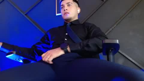 gael_williams3 online show from February 18, 2025, 6:47 pm