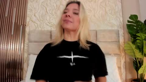 Snapshot of gaia_stonne chatting on April 27, 2026, 11:30 am gaia_stonne online show from April 27, 2026, 11:30 am
