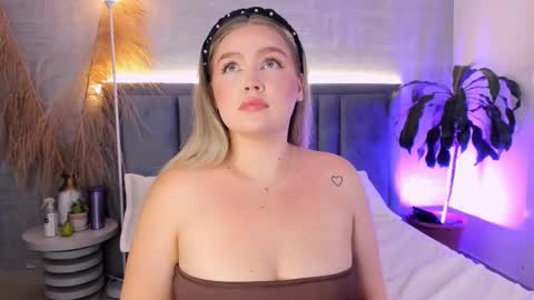 Gaia Baker  online show from March 25, 2026, 3:51 pm