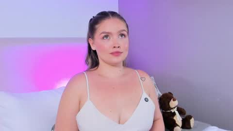 Gaia Baker  online show from April 29, 2026, 2:54 pm